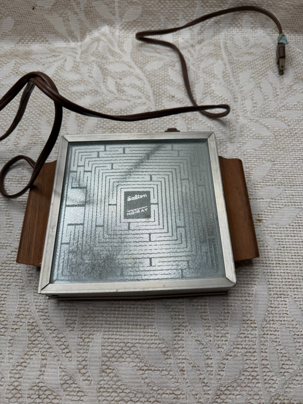 Salton Hot-Ray Electric Food Warmer Hot Plate - Silver with Wood Handles